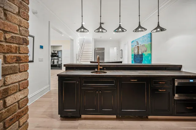 $3,995,000 | 6920 North Barnett Lane, Fox Point, WI 53217