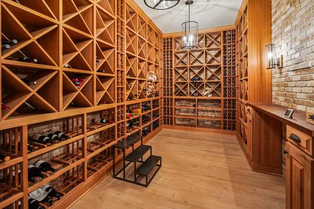 $3,995,000 | 6920 North Barnett Lane, Fox Point, WI 53217