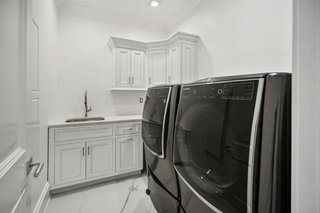 $4,250,000 | 6920 North Barnett Lane, Fox Point, WI 53217