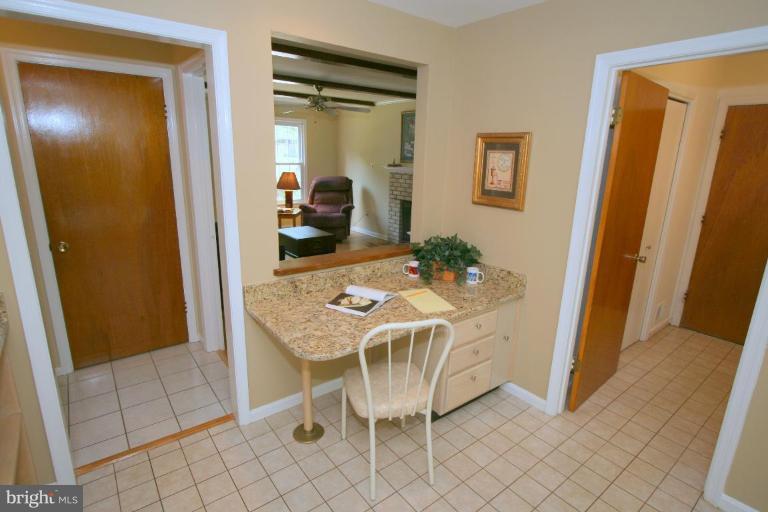 9505 Rockport Road Vienna, VA 22180 - Photo 3 of 29 Kitchen/Family Room