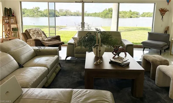 $3,900 | 337 Shore Drive, Fort Myers, FL 33905