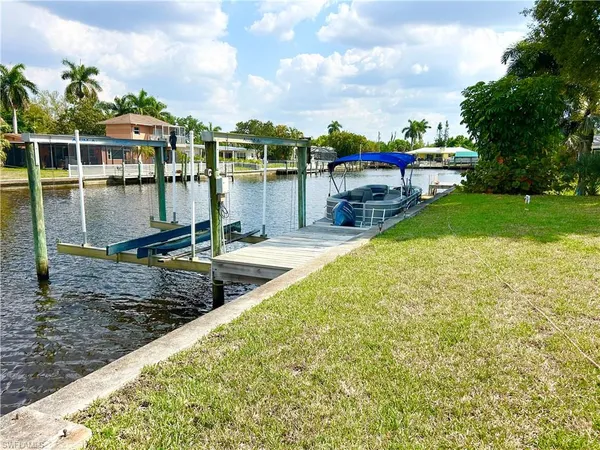 $3,900 | 337 Shore Drive, Fort Myers, FL 33905