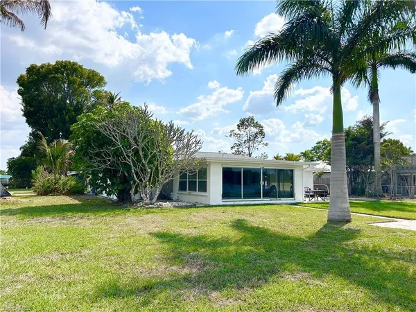 $3,900 | 337 Shore Drive, Fort Myers, FL 33905