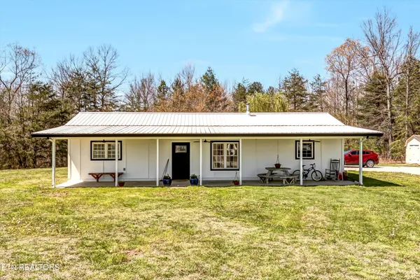 176 Old Collins Road, Deer Lodge, TN 37726
