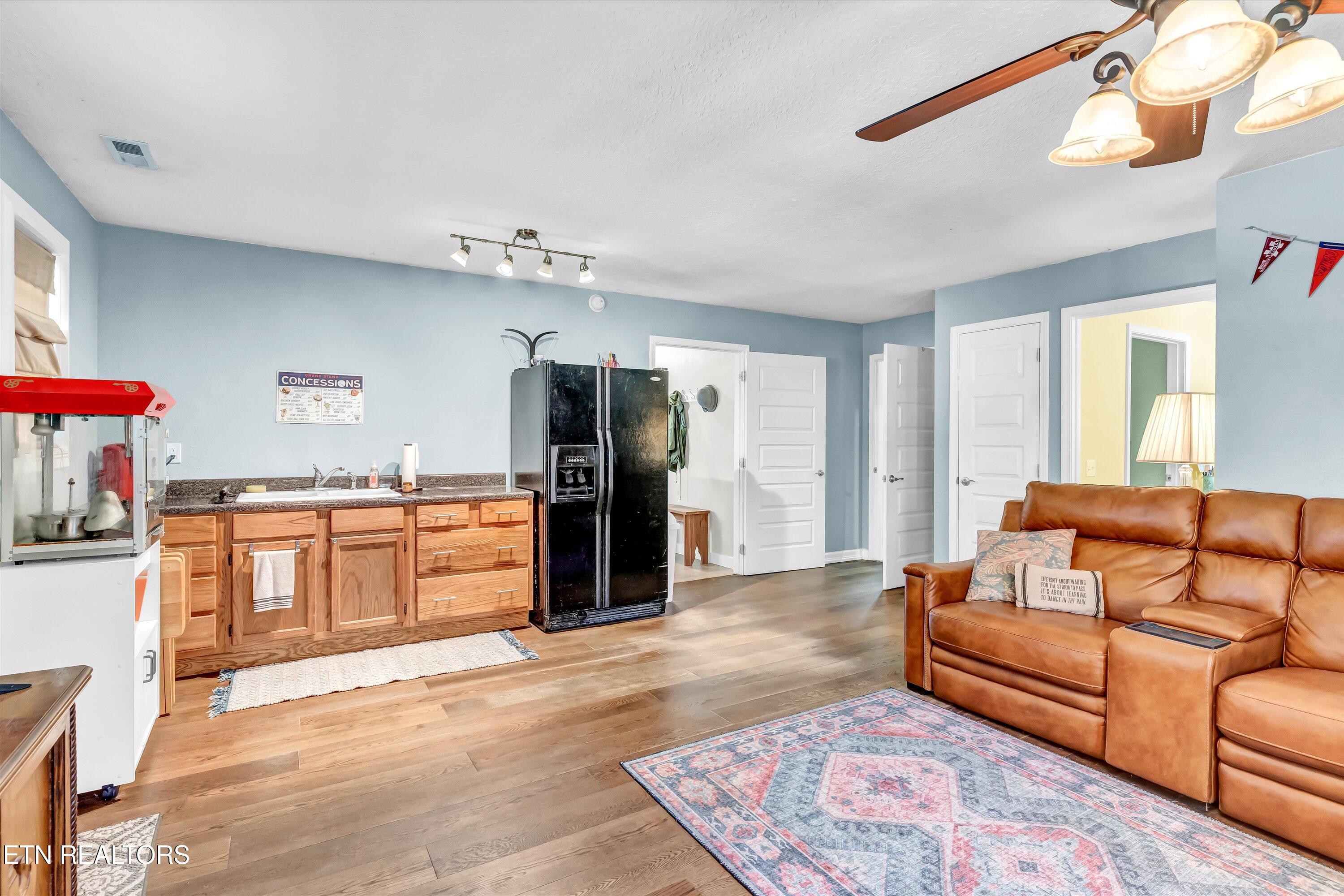 176 Old Collins Road Deer Lodge, TN 37726 - Photo 32 of 50 32-176 Old Collins Tpk-32