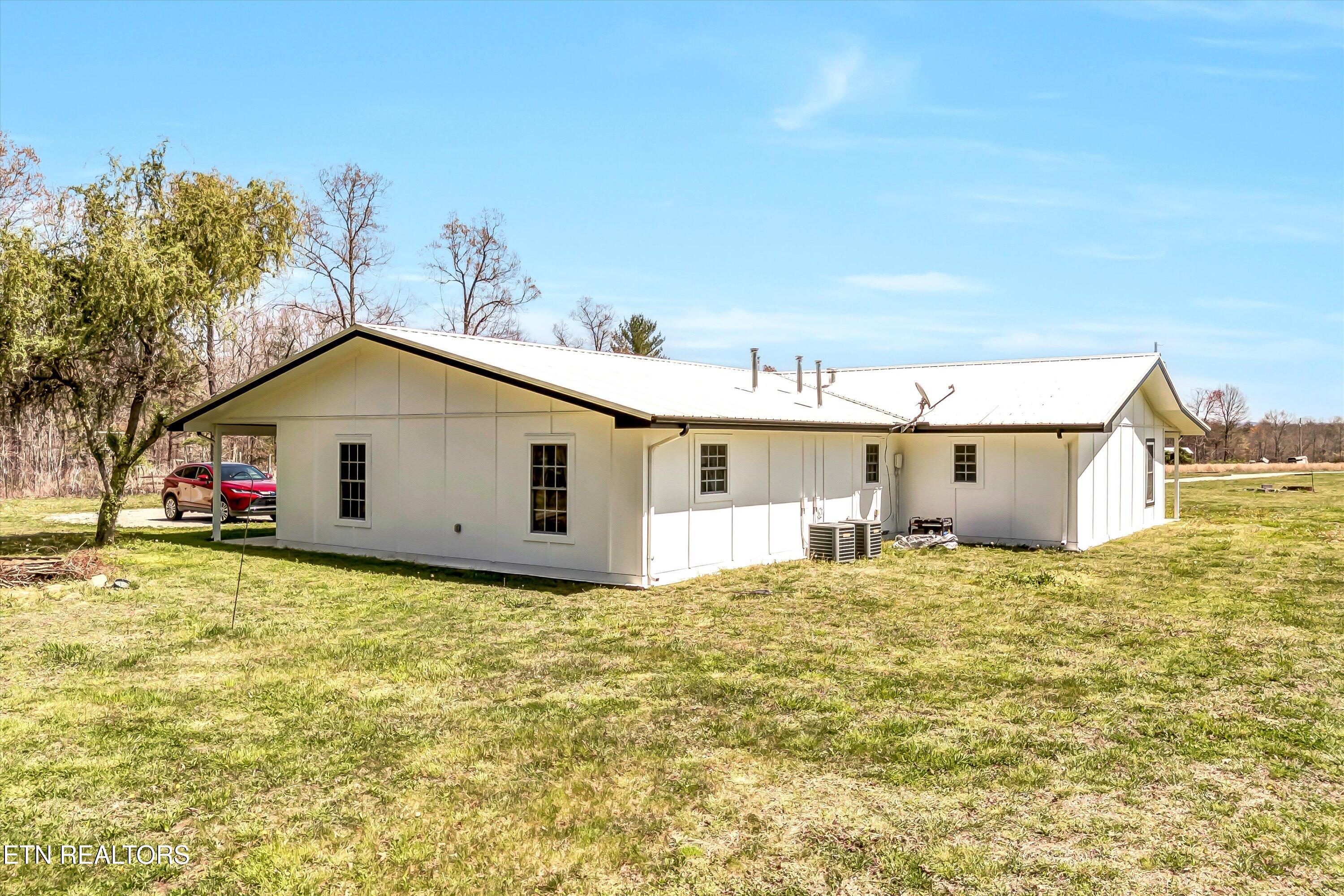 176 Old Collins Road Deer Lodge, TN 37726 - Photo 4 of 50 04-176 Old Collins Tpk-4