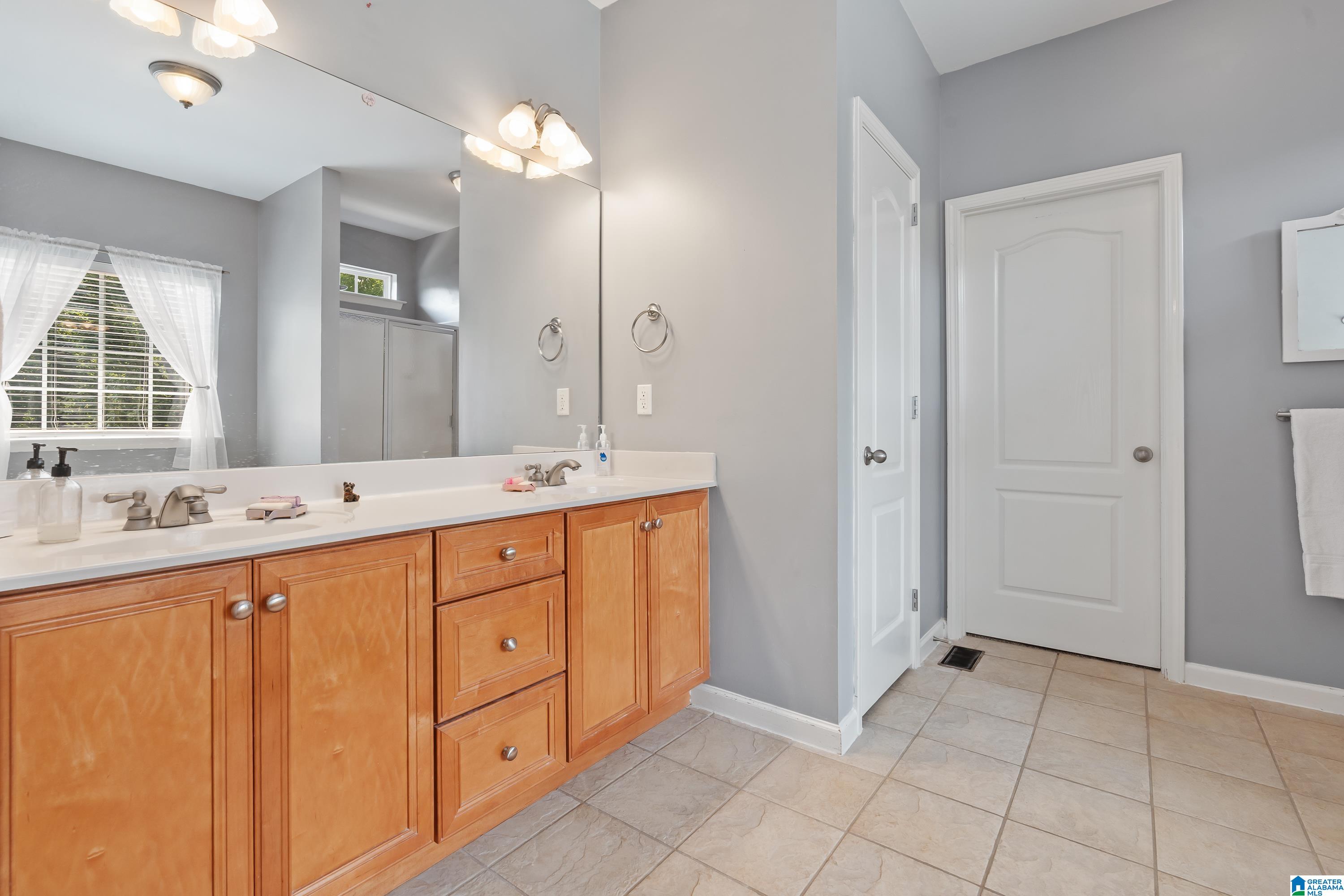 216 Timber Ridge Circle Alabaster, AL 35007 - Photo 17 of 36