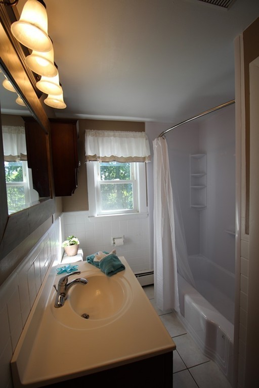 16 R Ward Street Woburn, MA 01801 - Photo 12 of 25 Gallery Image 12