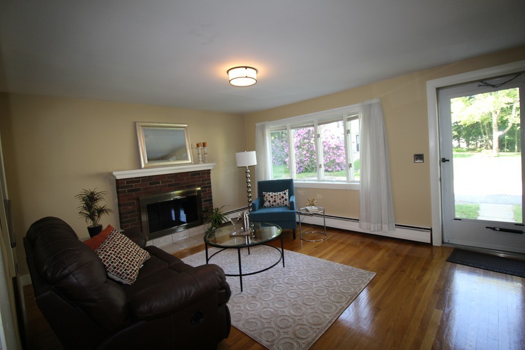 16 R Ward Street Woburn, MA 01801 - Photo 3 of 25 Gallery Image 3