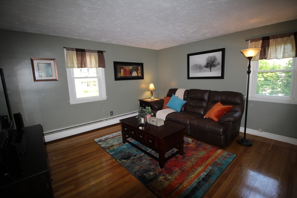 16 R Ward Street Woburn, MA 01801 - Photo 9 of 25 Gallery Image 9
