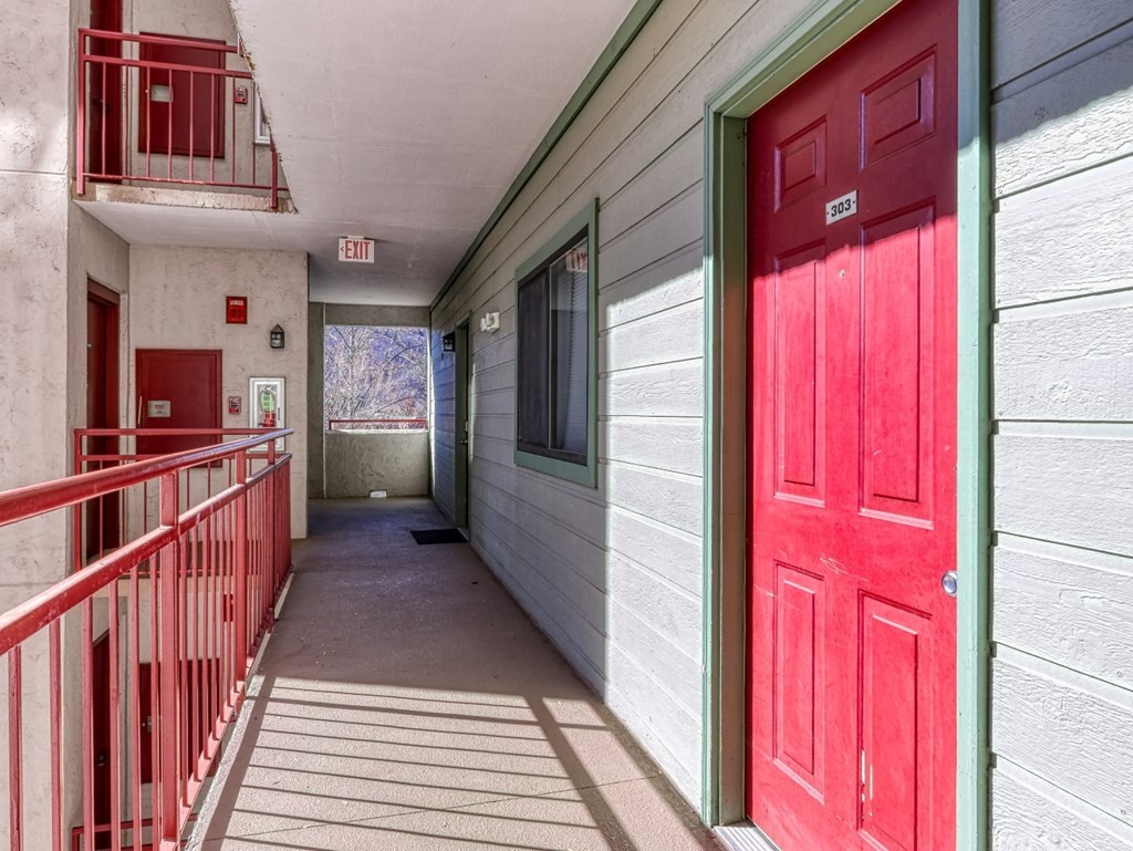 354 East Holly Ridge Road, Unit 303 Gatlinburg, TN 37738 - Photo 2 of 17 Gallery Image 2