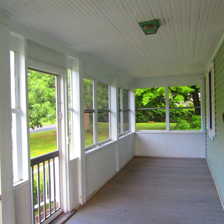 465 Spring Street Northampton, MA 01053 - Photo 9 of 30