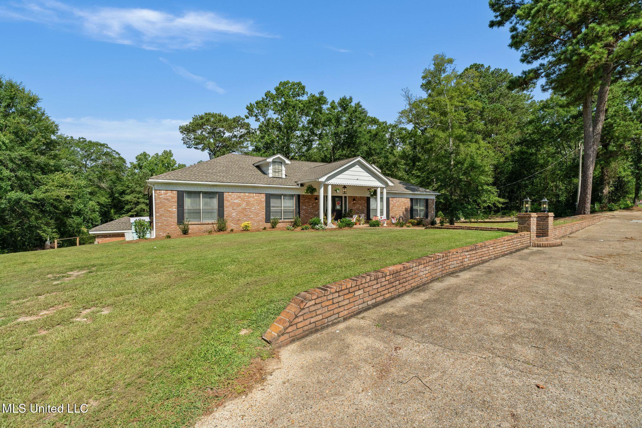 725 Hillcrest Loop Petal, MS 39465 - Photo 3 of 70 725_Hillcrest_Loop-3