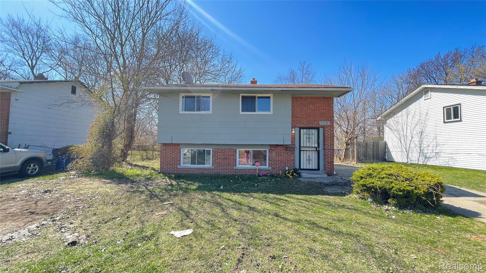 3258 Spring Hill Avenue Inkster, MI 48141 - Photo 4 of 21 3A80F1DE-304E-4A7A-829B-177B7AA9C12F.jpeg