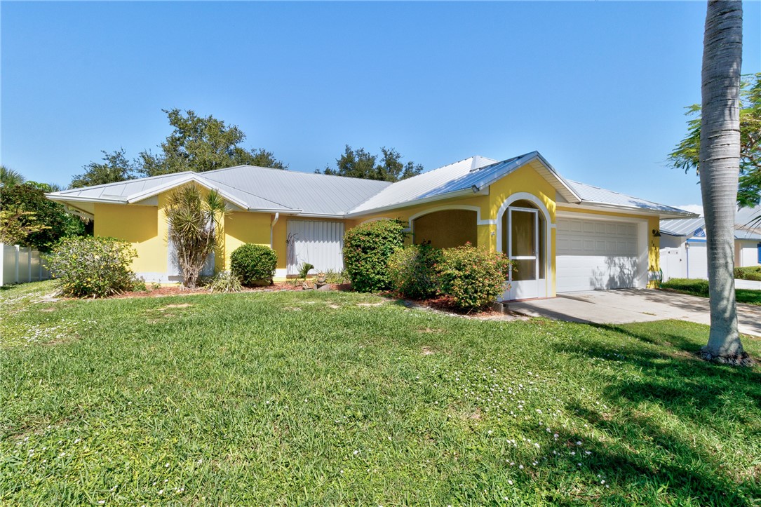 143 Concha Drive Sebastian, FL 32958 - Photo 4 of 29