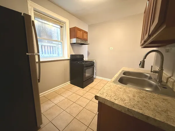 $1,150 | 7615 South Kingston Avenue, Unit 2, Chicago, IL 60649