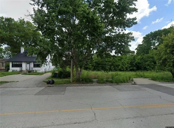 $30,000 | 5811 Prospect Avenue, Kansas City, MO 64130