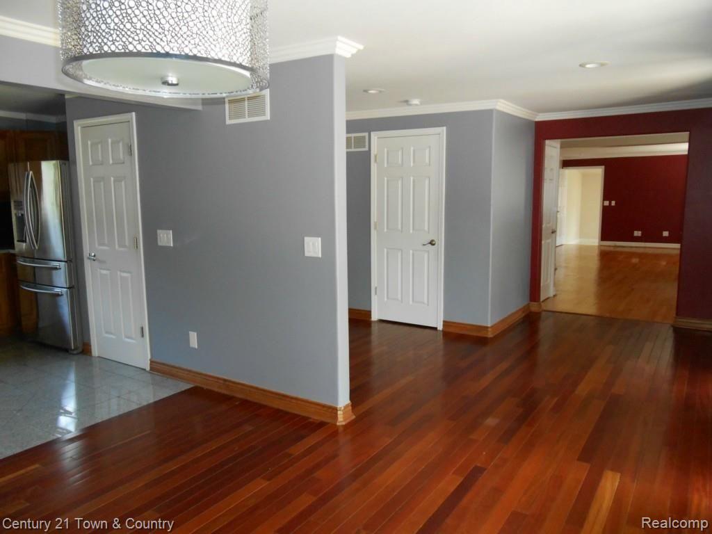 2443 Gerald Avenue Rochester, MI 48307 - Photo 13 of 56 Kit 8.jpg
