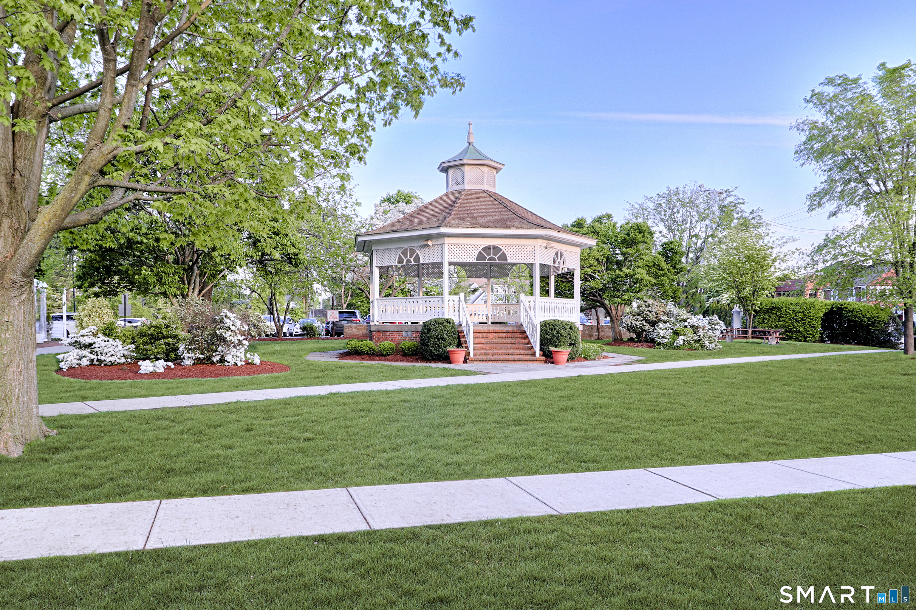 372 Rowland Road Fairfield, CT 06824 - Photo 32 of 37