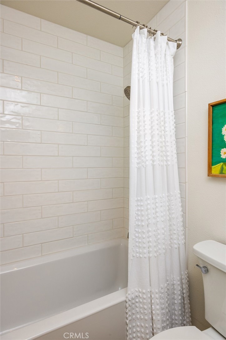 4255 San Benito Road Atascadero, CA 93422 - Photo 26 of 53 Guest Bathroom