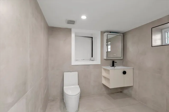 $1,790,000 | 439 Bayview Avenue, Cedarhurst, NY 11516