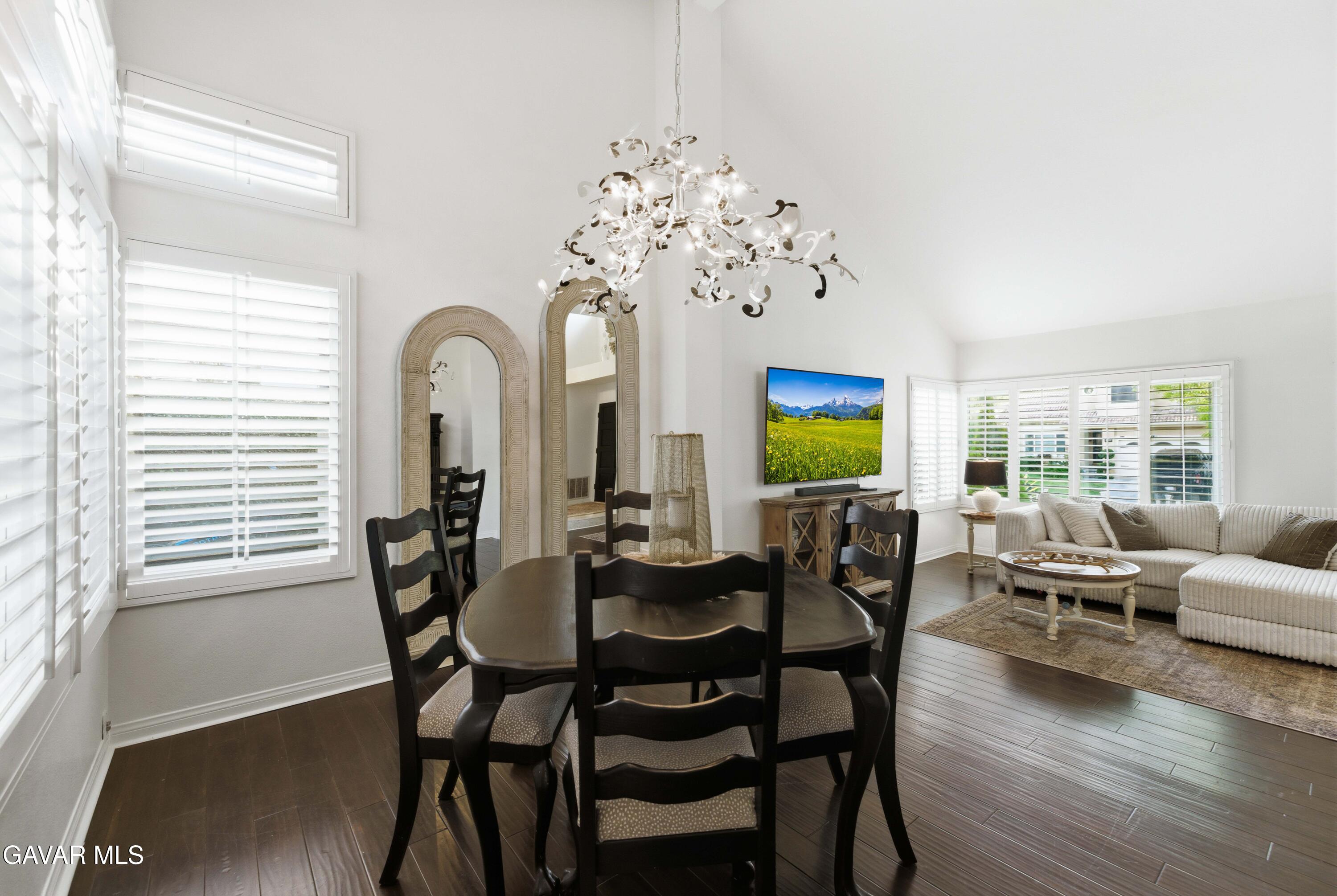 22029 Rodeffer Place Santa Clarita, CA 91350 - Photo 12 of 53 22029 Rodeffer Pl-11