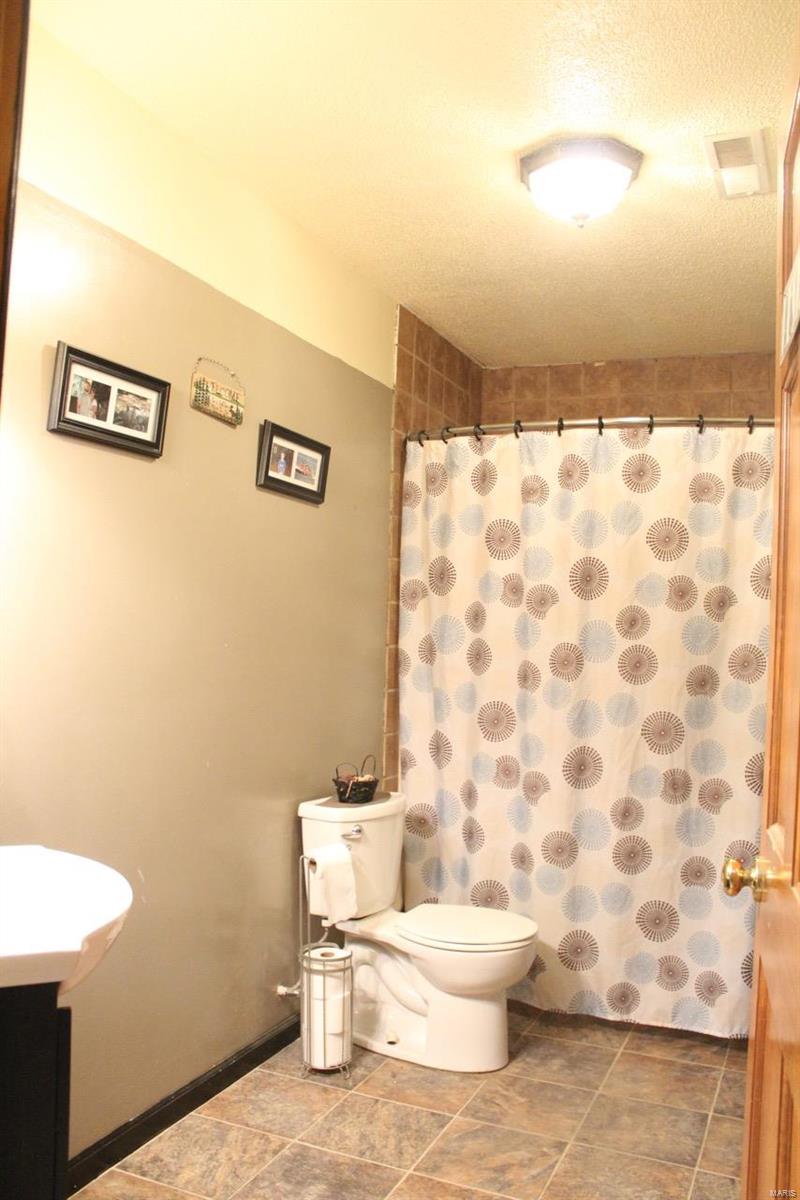 4975 Woodhaven Road Pinckneyville, IL 62274 - Photo 12 of 35 Gallery Image 12