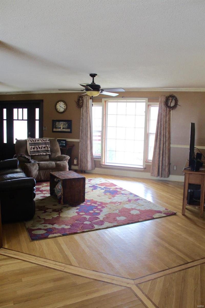 4975 Woodhaven Road Pinckneyville, IL 62274 - Photo 17 of 35 Gallery Image 17