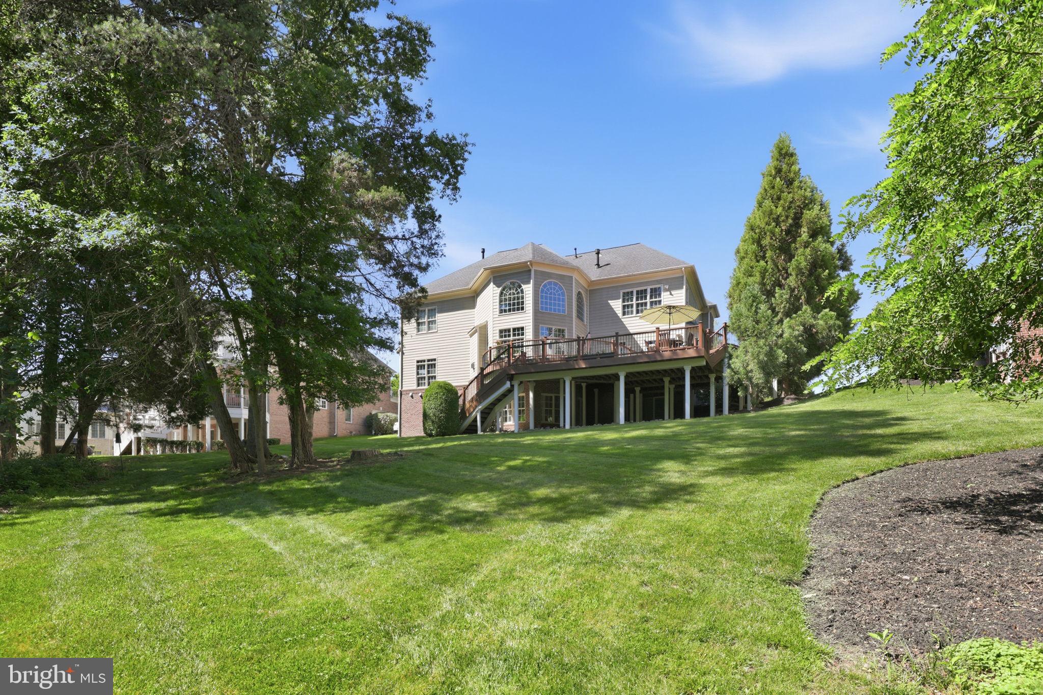 18856 Ridgeback Court Leesburg, VA 20176 - Photo 14 of 29 Expansive rear lawn