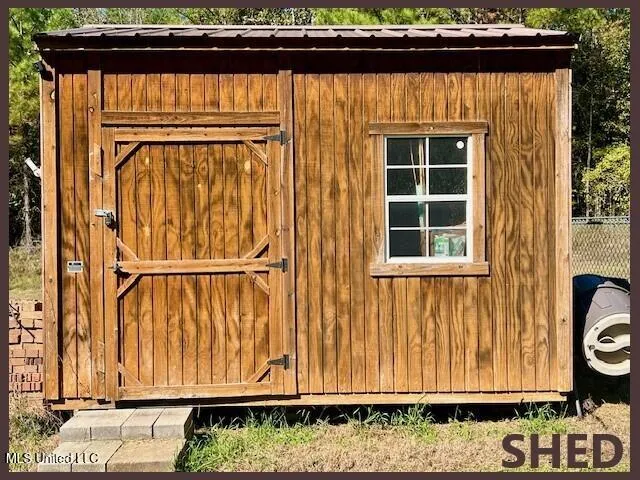 $260,000 | 363 John Branch Road, Batesville, MS 38606