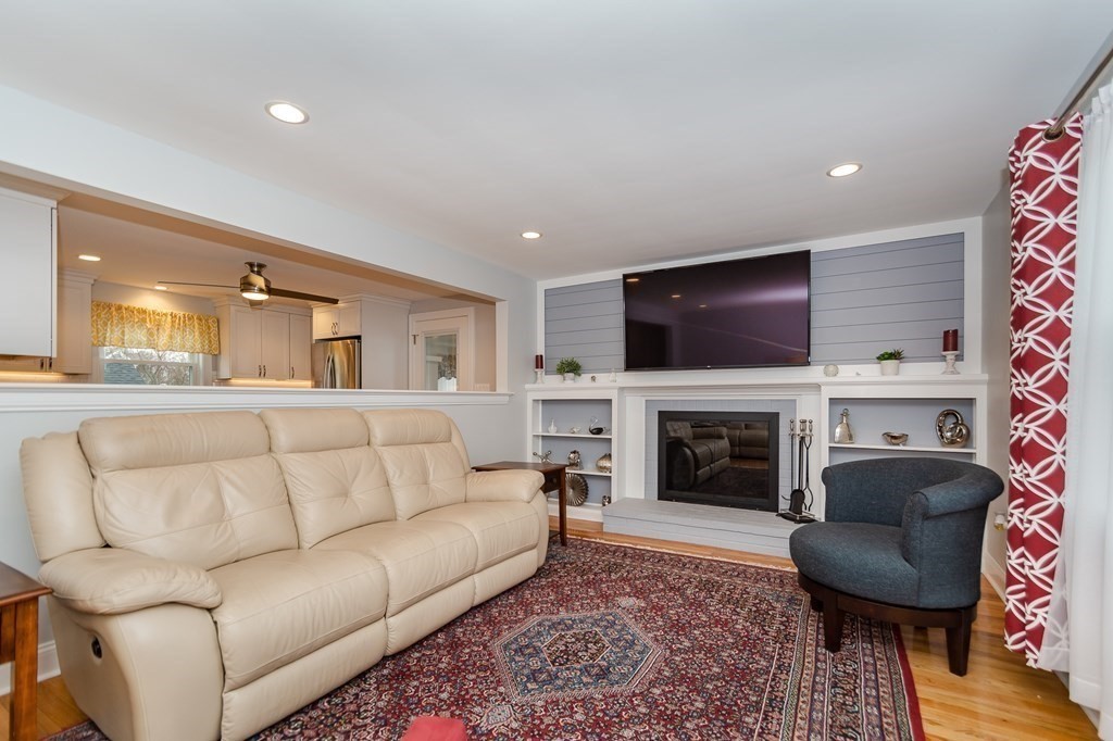 19 Bradley Road Danvers, MA 01923 - Photo 4 of 26 Gallery Image 4