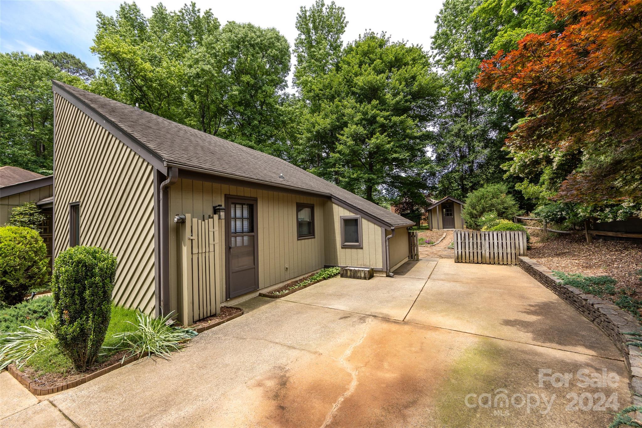1332 Rock Point Road Charlotte, NC 28270 - Photo 34 of 42 Gallery Image 34