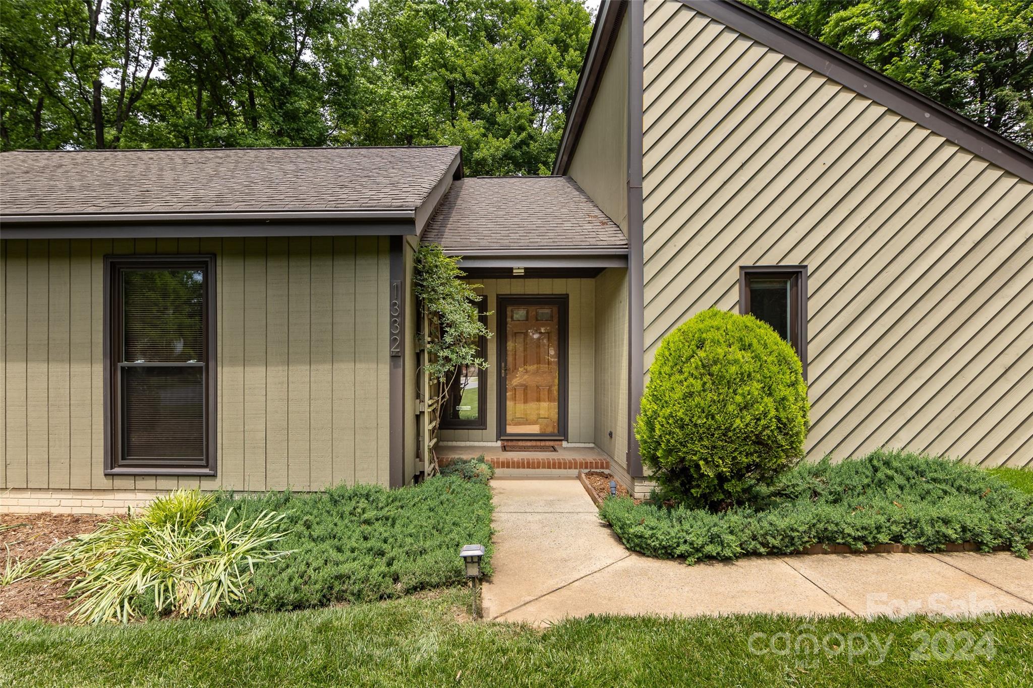 1332 Rock Point Road Charlotte, NC 28270 - Photo 5 of 42 Gallery Image 5