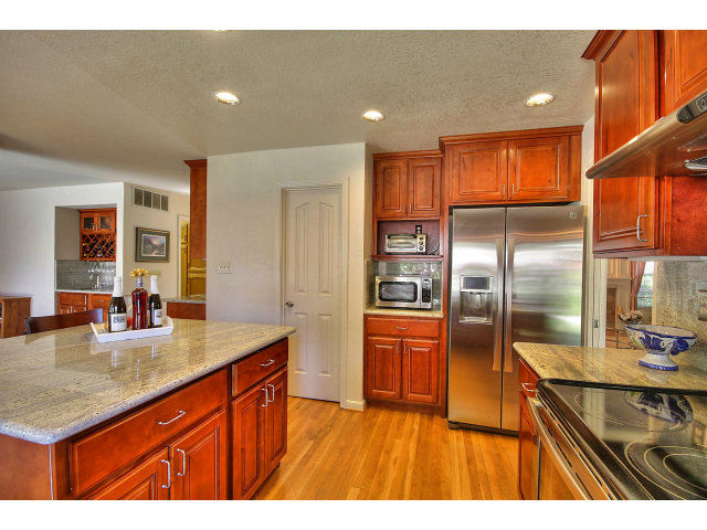 11257 Bubb Road Cupertino, CA 95014 - Photo 7 of 25 Gallery Image 7