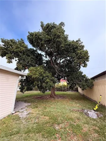 $2,000 | 531 99th Avenue North, Naples, FL 34108