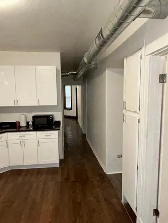 $1,300 | 4045 South Richmond Street, Unit 1, Chicago, IL 60632