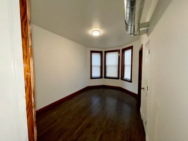 $1,300 | 4045 South Richmond Street, Unit 1, Chicago, IL 60632