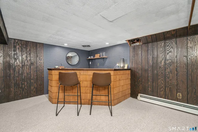 a view of livingroom with furniture