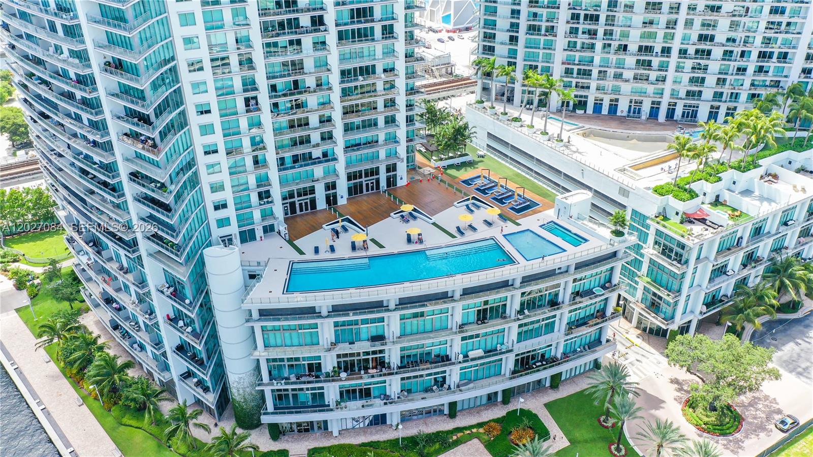 92 Southwest 3rd Street, Unit 1803 Miami, FL 33130 - Photo 20 of 29 a building view with a outdoor space