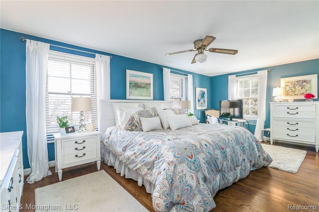 749 Hampton Road Grosse Pointe, MI 48236 - Photo 12 of 18 025-5124959-medium.jpg