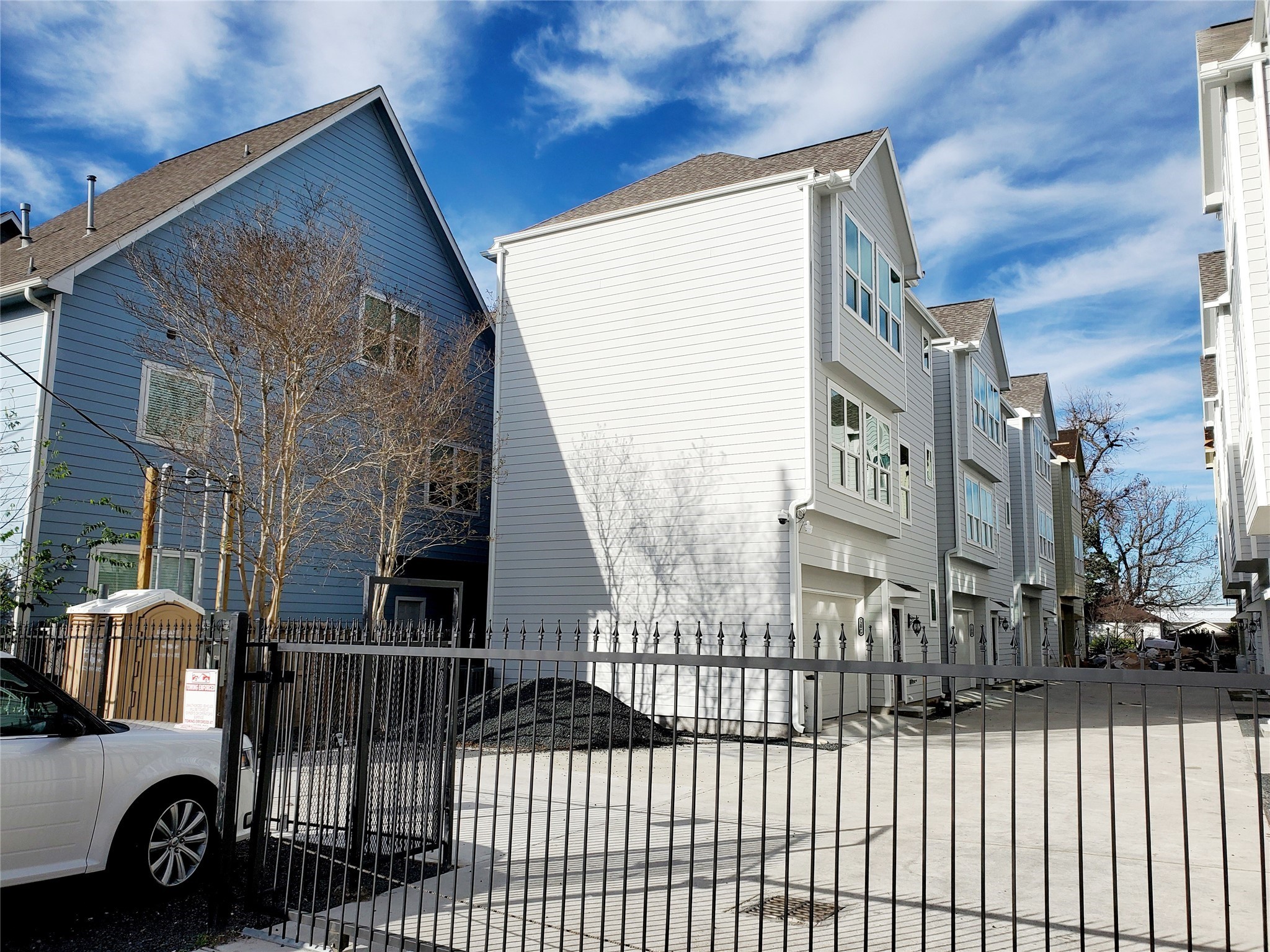 720 C Link Road Houston, TX 77009 - Photo 38 of 40 a view of a brick house with a large window