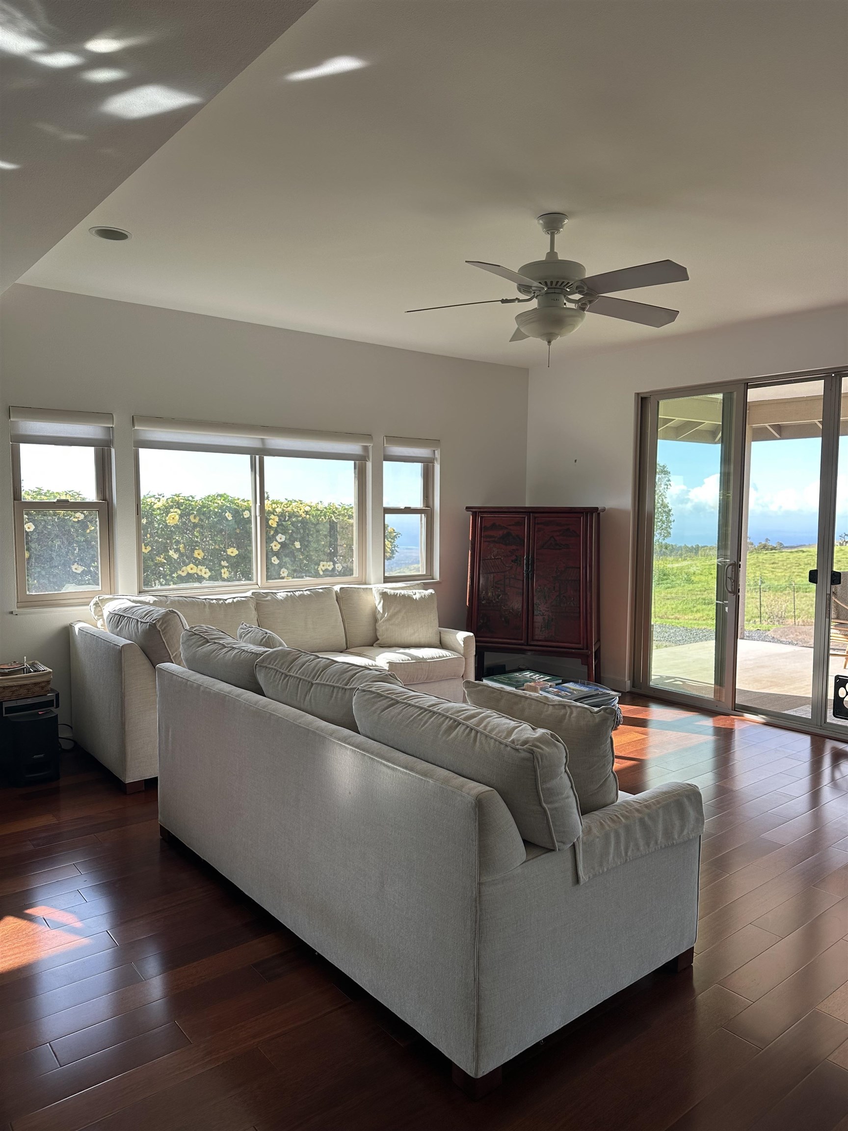 1141 Lower Kimo Drive Kula, HI 96790 - Photo 11 of 34 a living room with furniture and a large window