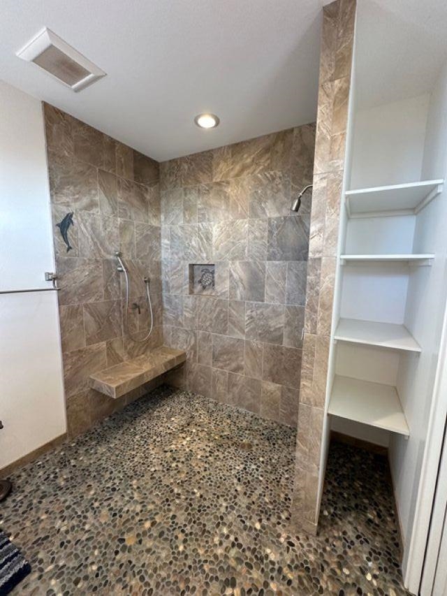 1141 Lower Kimo Drive Kula, HI 96790 - Photo 22 of 34 a view of a bathroom