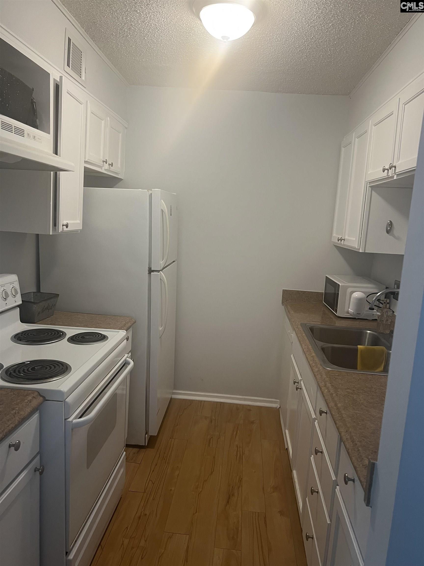 1208 Bush River Road, Unit G8 Columbia, SC 29210 - Photo 3 of 10