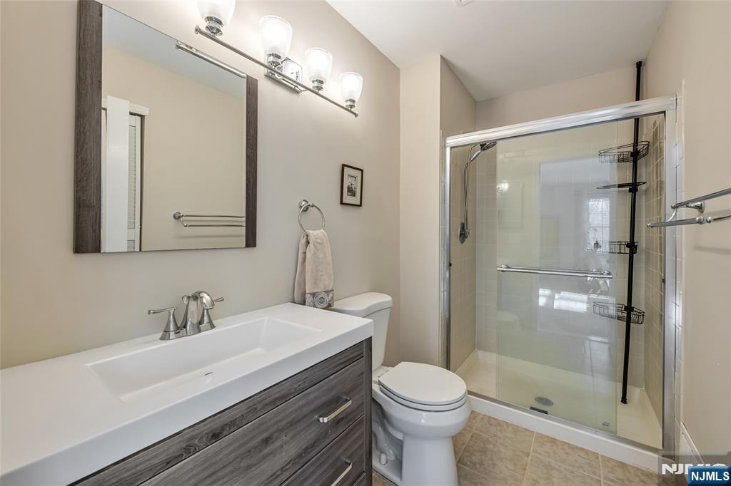 430 Poets Way, Unit 430 Mahwah, NJ 07430 - Photo 18 of 26