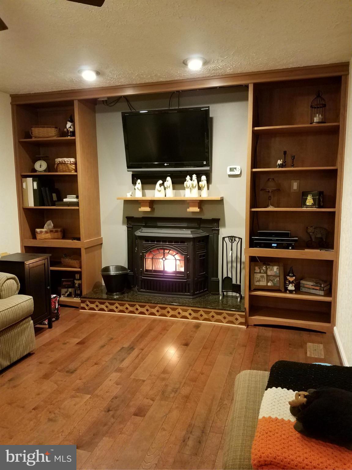9221 Bretton Reef Road Baltimore, MD 21234 - Photo 11 of 30 Family Room