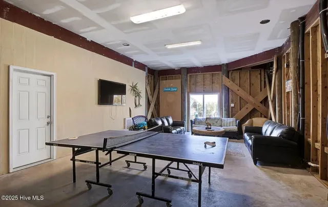 $2,300,000 | 105 Bay Court, North Topsail Beach, NC 28460