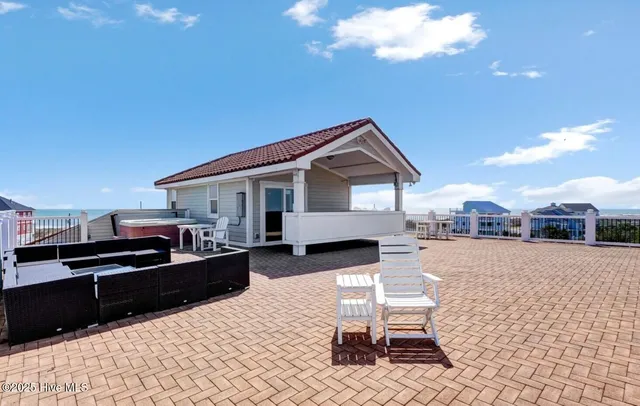 $2,300,000 | 105 Bay Court, North Topsail Beach, NC 28460