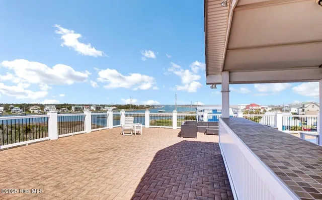 $2,300,000 | 105 Bay Court, North Topsail Beach, NC 28460