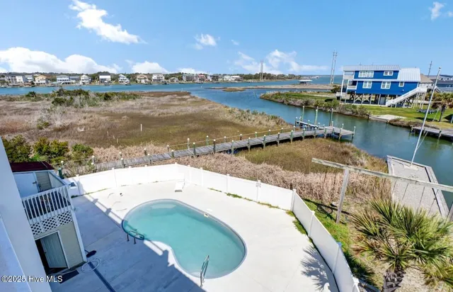 $2,300,000 | 105 Bay Court, North Topsail Beach, NC 28460